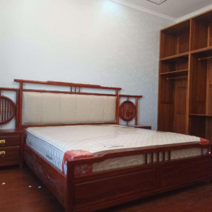Wooden scholar's bed